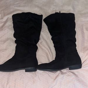 Black boots size 9